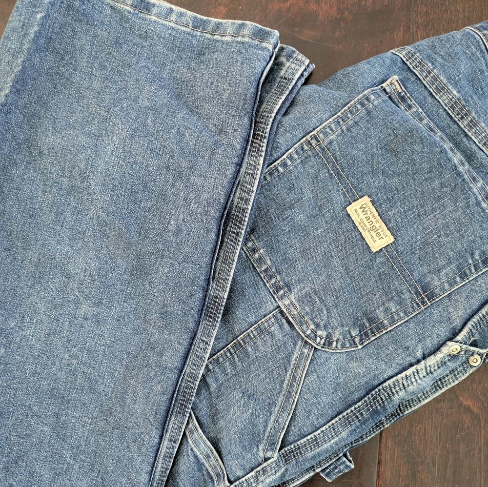 Wrangler Men's Relaxed Jeans - Classic Blue